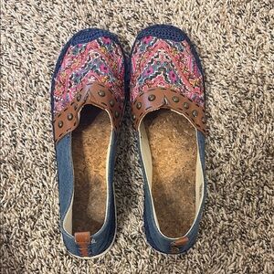 The Sak Pink and Brown Flats with Paisley Print